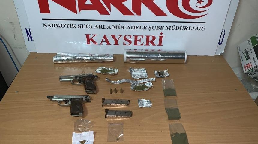 Polis uyuşturucu tacirlerine g&ouml;z a&ccedil;tırmıyor