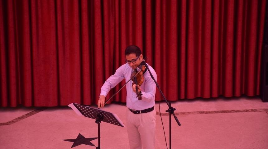 Dr. Murat G&uuml;rel&rsquo;den &ldquo;Keman Resitali&rdquo;