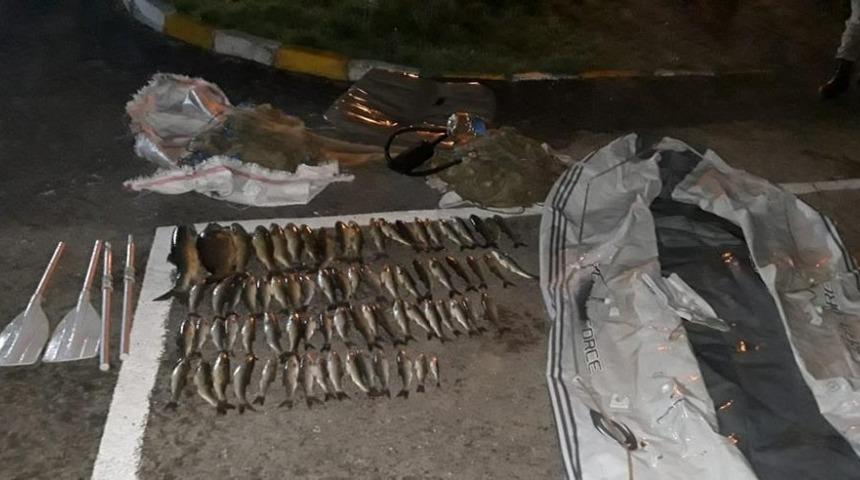 Botla ka&ccedil;ak balık avına bin 978 TL ceza