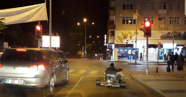 Go-kart aracıyla trafiğe çıktı, patinaj yaparak sürücüleri korkuttu