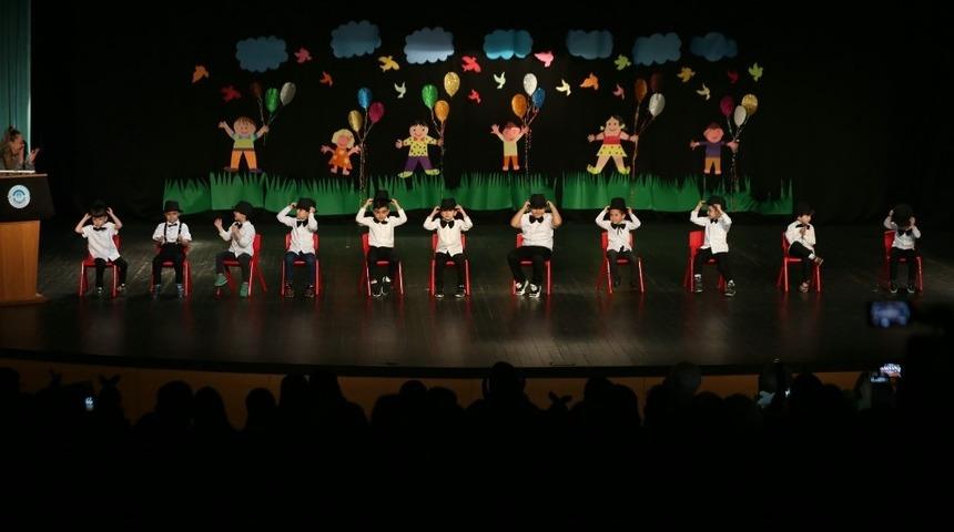 Miniklerden keyifli g&ouml;steri