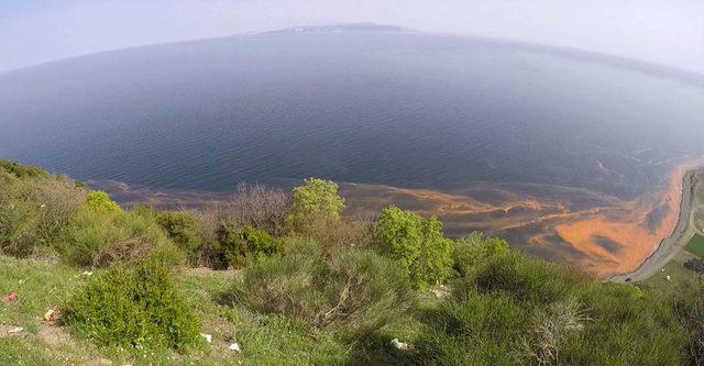 Marmara Denizi'ndeki 'kırmızı gelgit' havadan görüntülendi