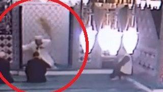 Teravih namazı sırasında ortalığı karıştıran olay! Cemaat seferber oldu