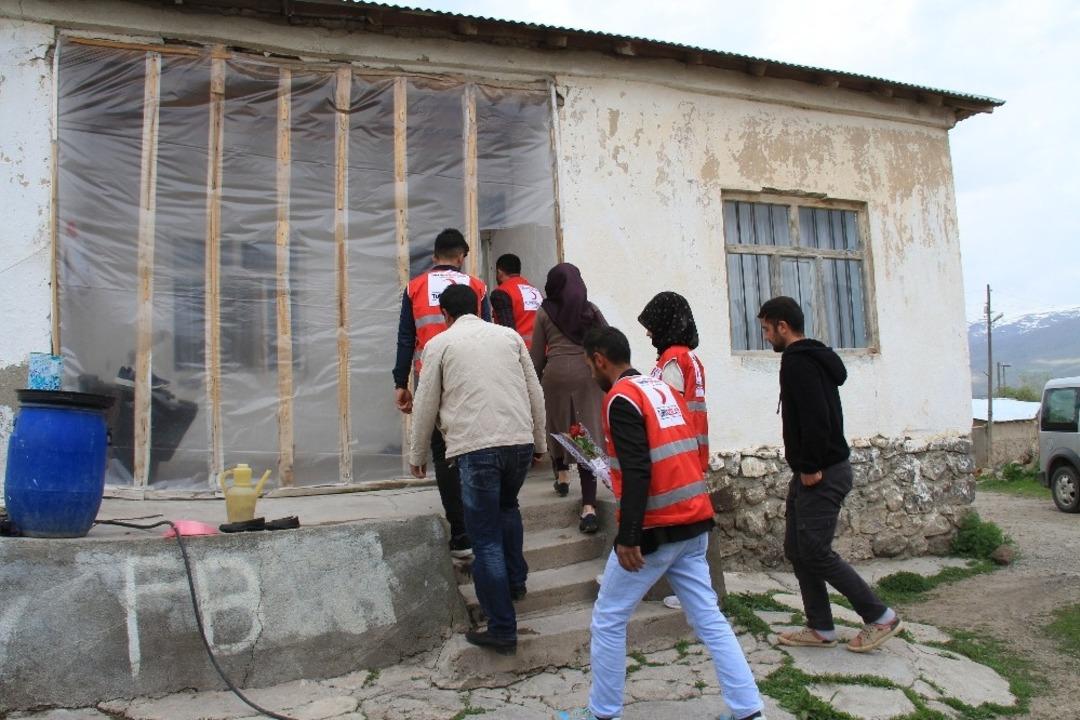 Kızılaydan &lsquo;Anneler G&uuml;n&uuml;&rsquo; ziyareti