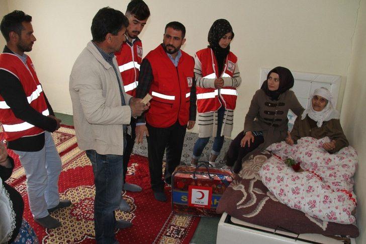 Kızılaydan ‘Anneler Günü’ ziyareti G3