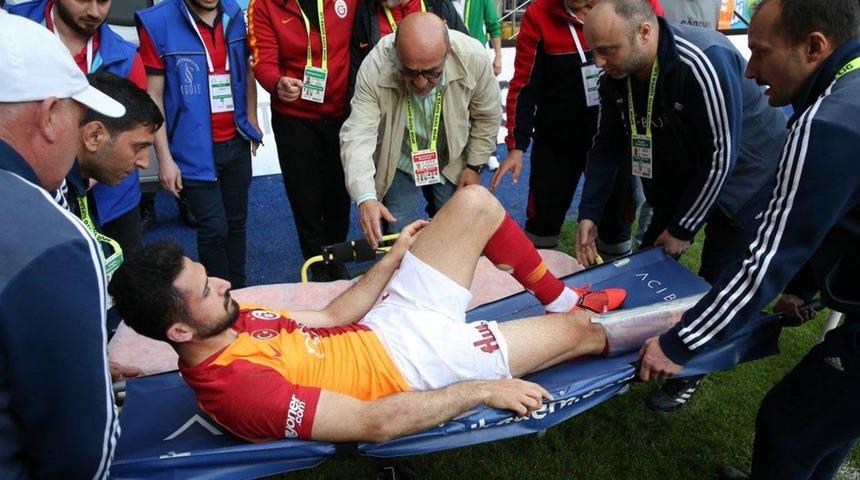 Emre Akbaba ameliyat edildi