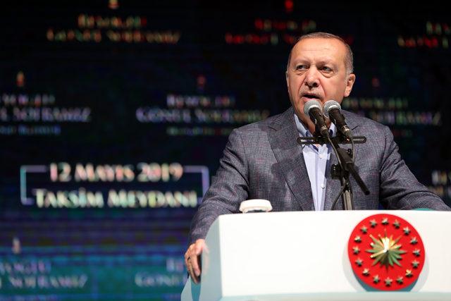 Cumhurbaşkanı Erdoğan Taksim Meydanı'ndaki iftar programında konuştu (1)