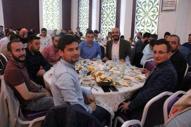 AK Parti’den iftar