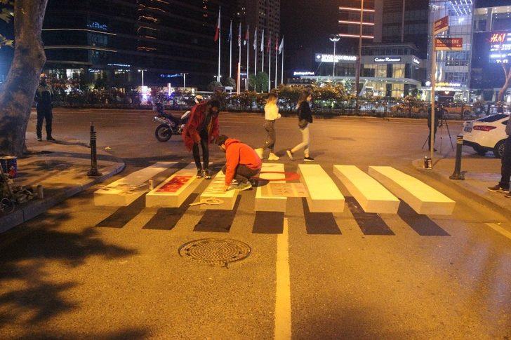 İstanbul'da dikkat çeken yaya yolu çalışması G2