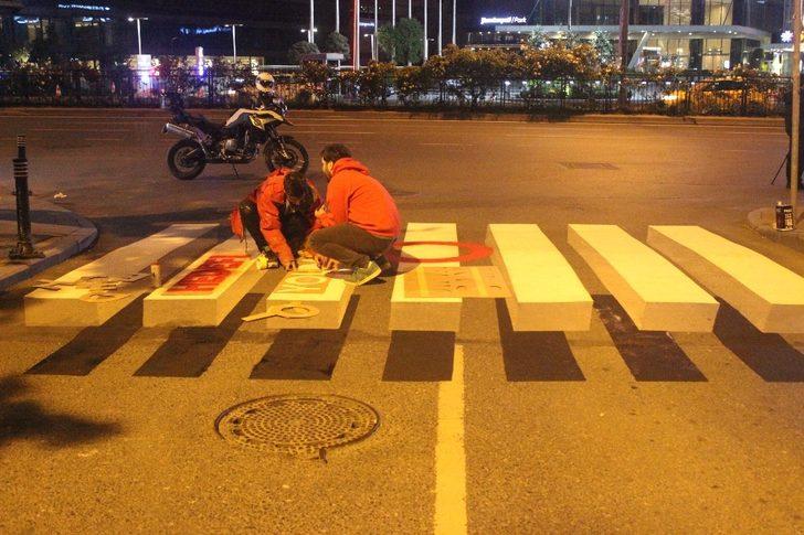 İstanbul'da dikkat çeken yaya yolu çalışması G3