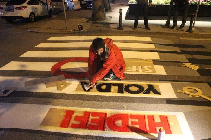 İstanbul'da dikkat çeken yaya yolu çalışması G4