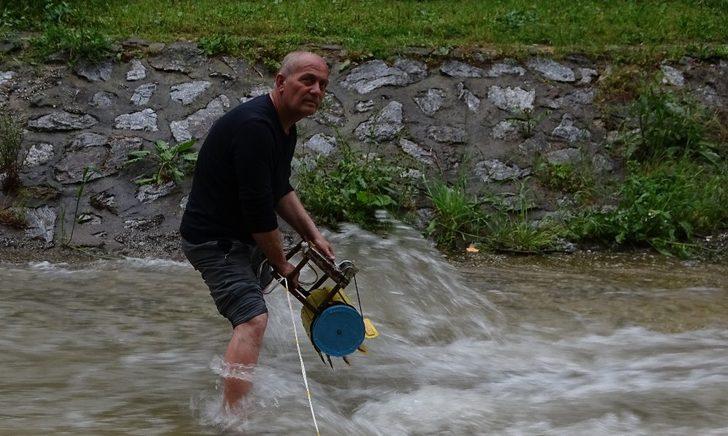 Suyun altında elektrik üretti G3