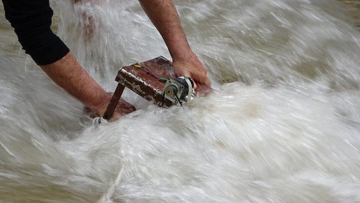 Suyun altında elektrik üretti G5