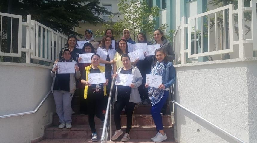 Gebe okulu 3. d&ouml;nem mezunlarını verdi