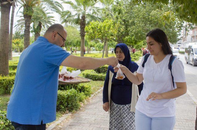 Anneler Günü’nde Zübeyde Hanım büstüne ziyaret