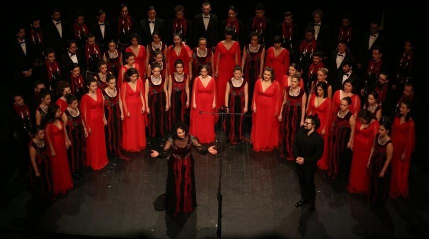 T&uuml;rkiye&rsquo;yi gururlandıran korolardan muhteşem konser