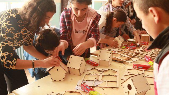 Göçmen kuşlar için 'kuş köyü' inşa ettiler