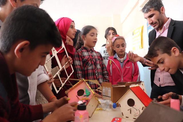 Göçmen kuşlar için 'kuş köyü' inşa ettiler