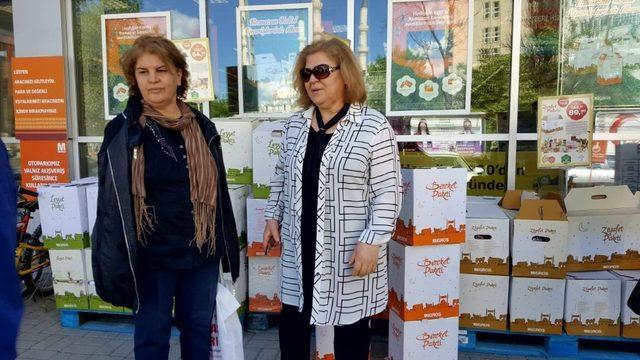 Kadınlar birliğinden gıda yardımı 1