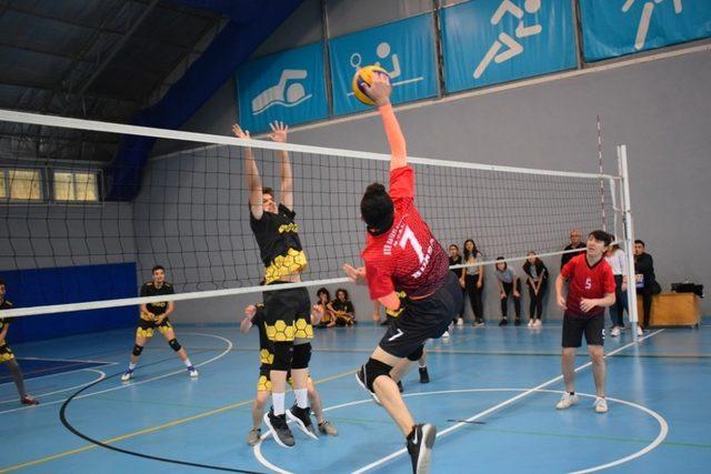 Spor Şenlikleri’nde voleybola büyük ilgi