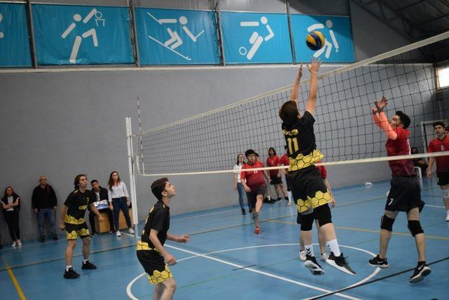 Spor Şenlikleri’nde voleybola büyük ilgi