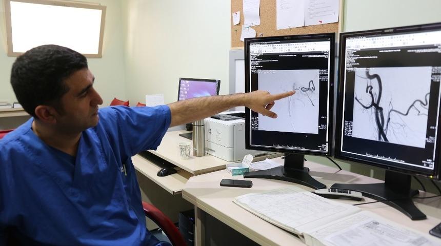 Kapalı sistem beyin ameliyatı ile tekrar y&uuml;r&uuml;meyi başardı