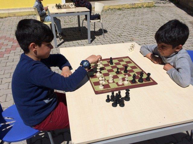 TEGV Muradiye Öğrenim Biriminde satranç turnuvası