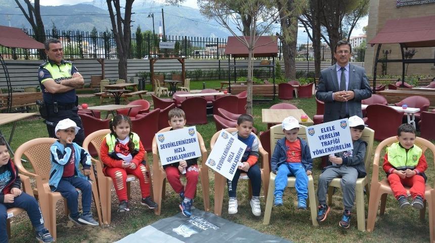 Şehzadeler&rsquo;in miniklerine trafik dersi