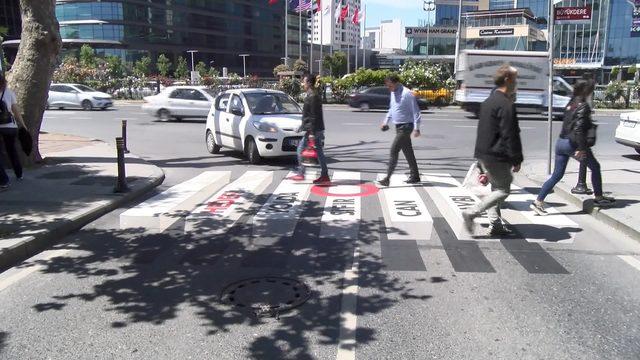 İstanbul da 3 boyutlu yaya geçidi 2