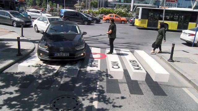 İstanbul da 3 boyutlu yaya geçidi 3