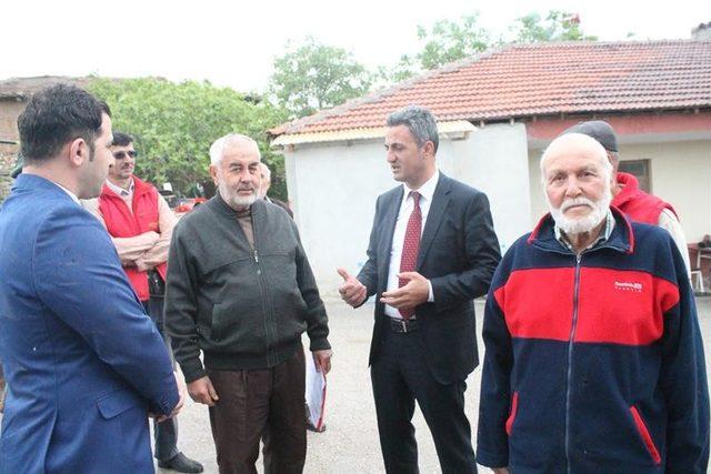 Kiraz üreticilerine biyoteknik mücadele için elma sirkesi dağıtıldı