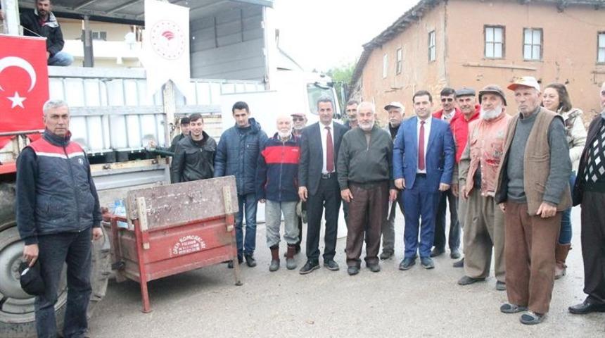 Kiraz &uuml;reticilerine biyoteknik m&uuml;cadele i&ccedil;in elma sirkesi dağıtıldı