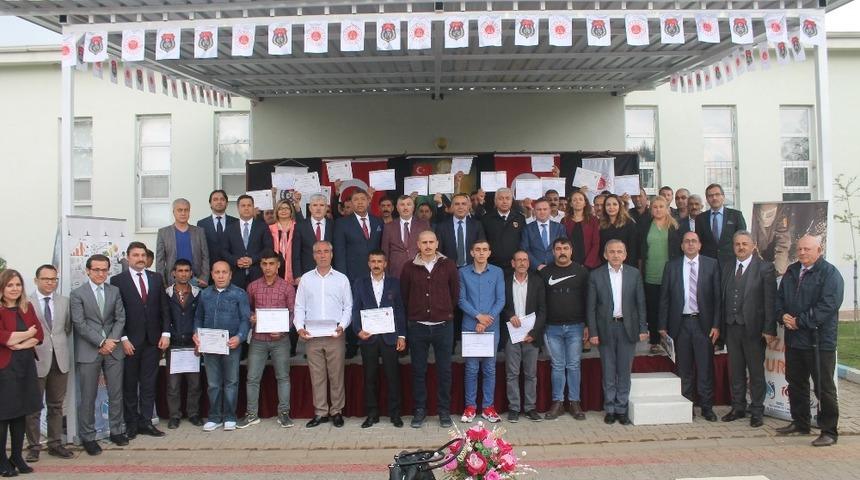 H&uuml;k&uuml;ml&uuml; gen&ccedil;ler, &rsquo;Y&uuml;z akı 100 gen&ccedil;&rsquo; projesiyle meslek sahibi oldu