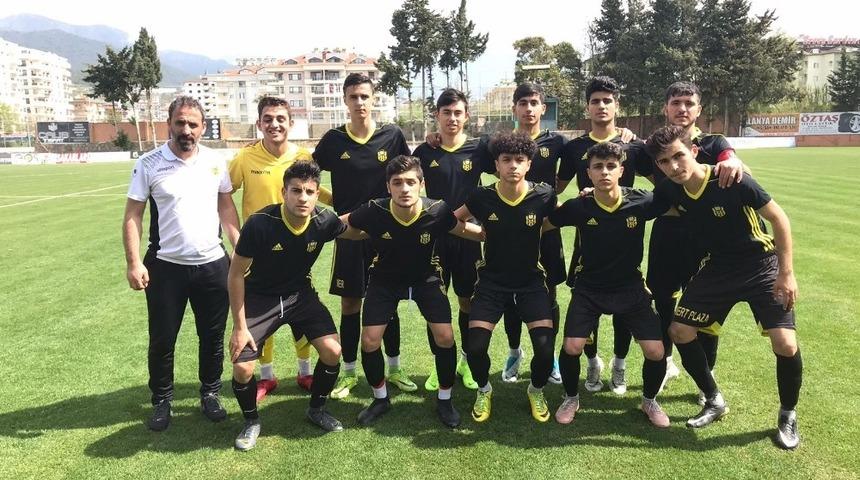 Evkur Yeni Malatyaspor U17 takımı ligde kalma yarışında yara aldı