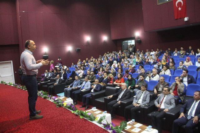 Elazığ’da “Otizmli Çocuklarda Beslenme