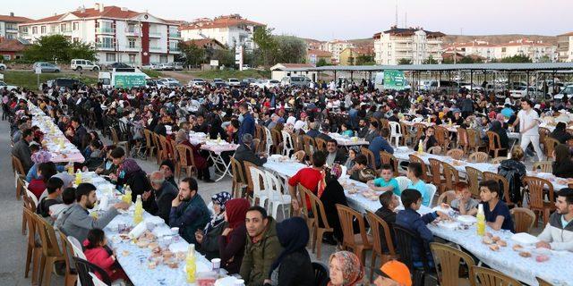 Aksaray’da 3 mahalle belediyenin iftarında buluştu