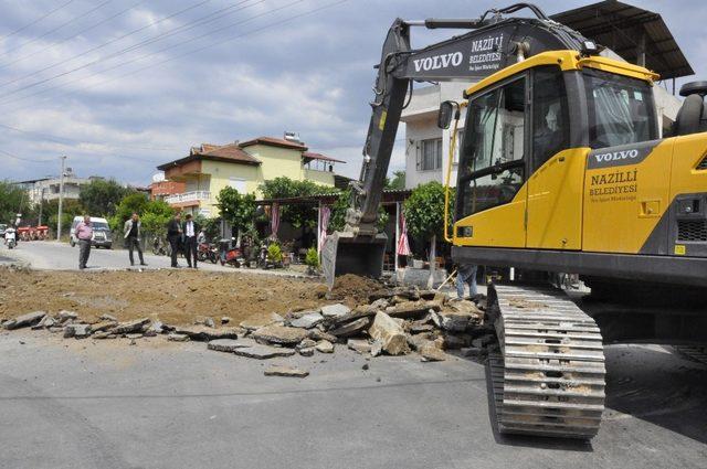 Nazilli Belediyesi yol çalışmalarını sürdürüyor