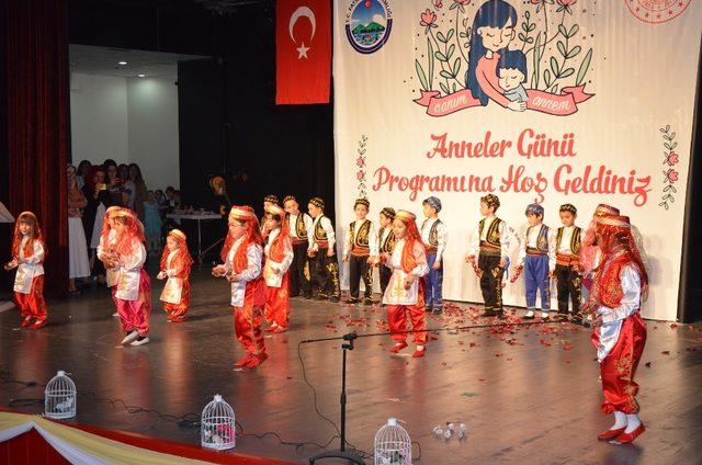 Fatsa’da Anneler Günü kutlaması