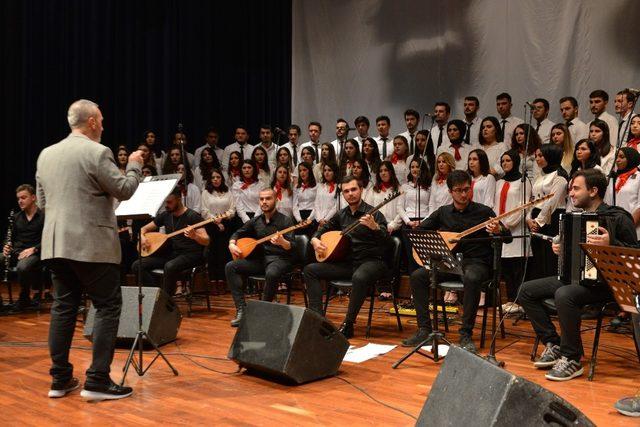 SAÜ’de Türk Halk Müziği konseri düzenledi