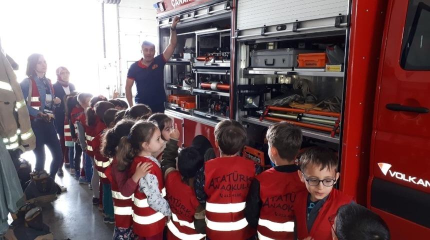 Atat&uuml;rk Anaokulundan &Ccedil;anakkale İtfaiyesine ziyaret