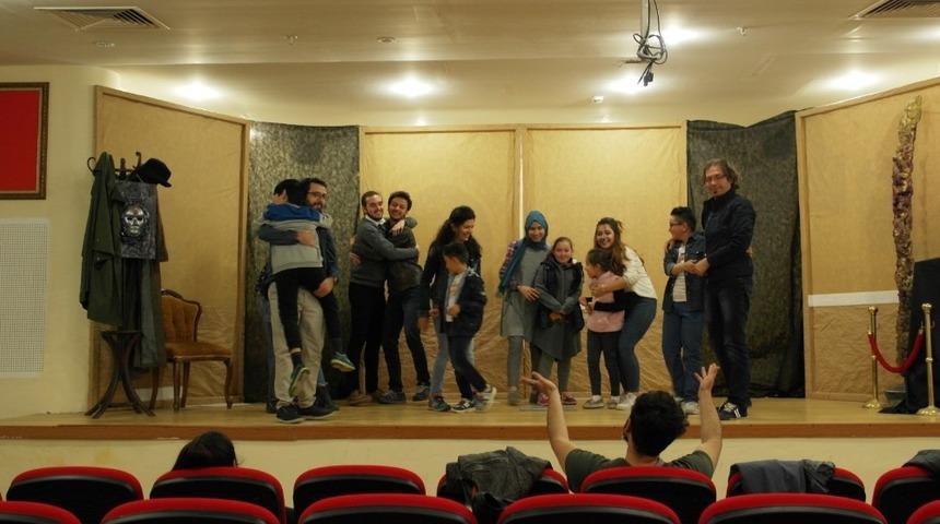 Diyabetli &ccedil;ocuklara drama eğitimi verildi