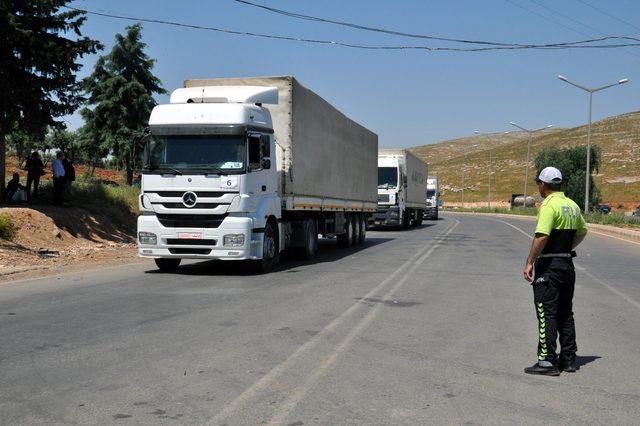 BM’den İdlib’e 17 TIR insani yardım 