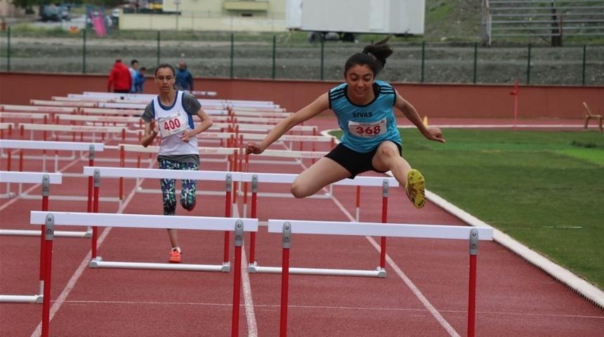 Erzincan b&ouml;lge yarışmalarına ev sahipliği yaptı