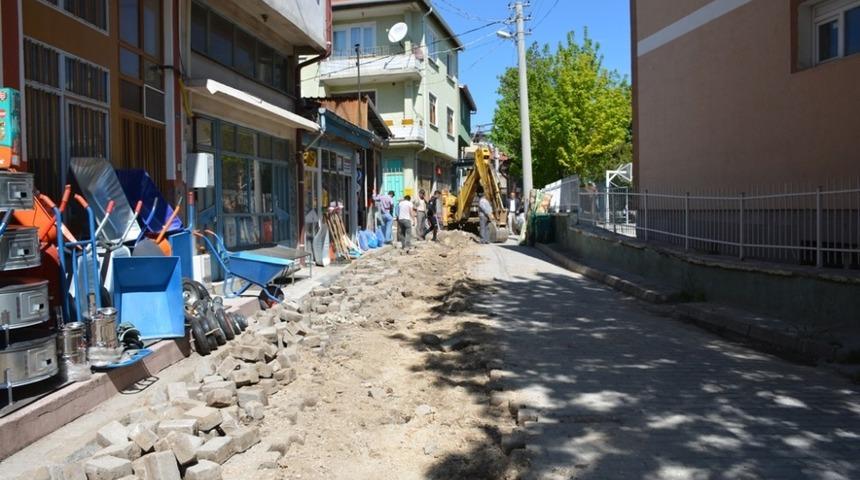 Şuhut&rsquo;ta doğalgaz altyapısı sebebi ile bozulan yollard onarılmaya başladı