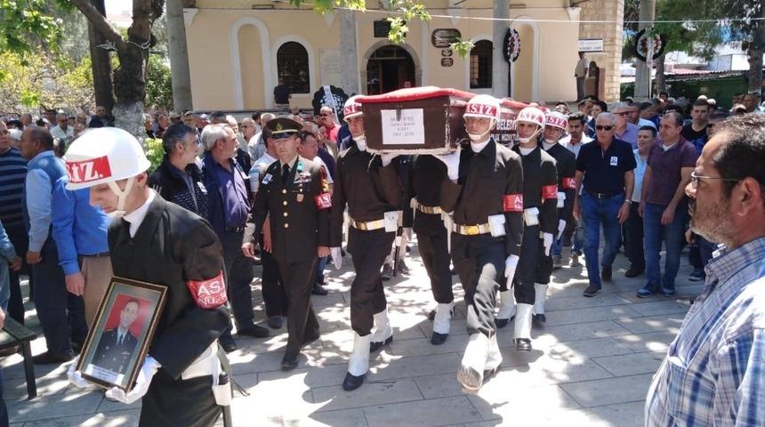 S&ouml;keli Emekli Albay Nihat Ateş son yolculuğuna dualarla uğurlandı