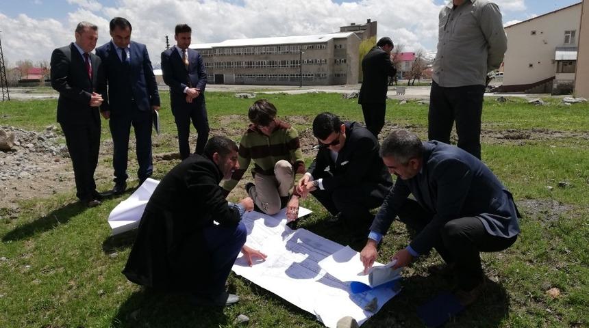 Kaymakam Sarı&rsquo;dan Eleşkirt gen&ccedil;liğine m&uuml;jdeli haber