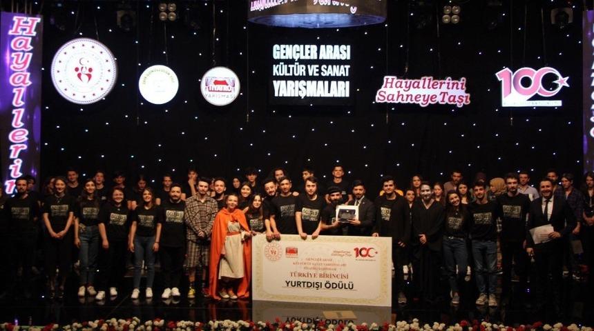 KB&Uuml;&rsquo;l&uuml; tiyatrocular T&uuml;rkiye birincisi oldu