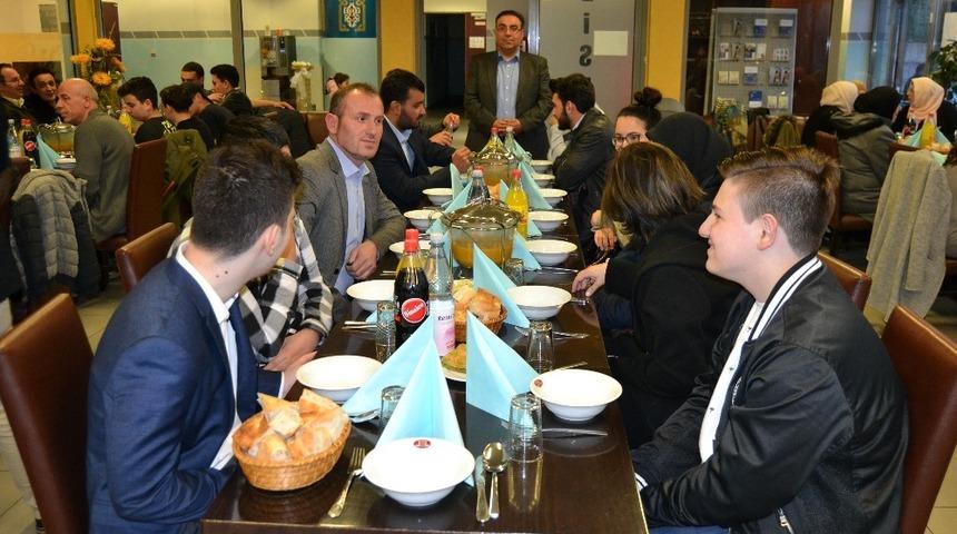 Gurbetteki Yeniceliler iftarda bir araya geldi