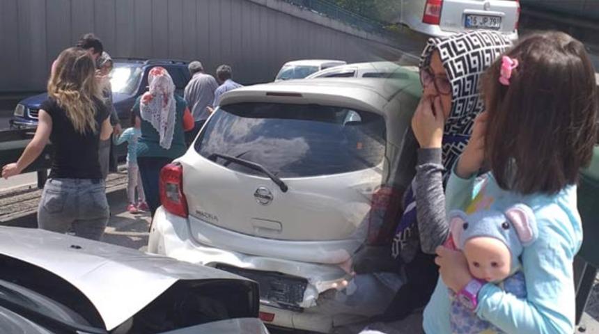 Korku dolu anlar! Küçük Lina, elindeki oyuncağı bırakmadı