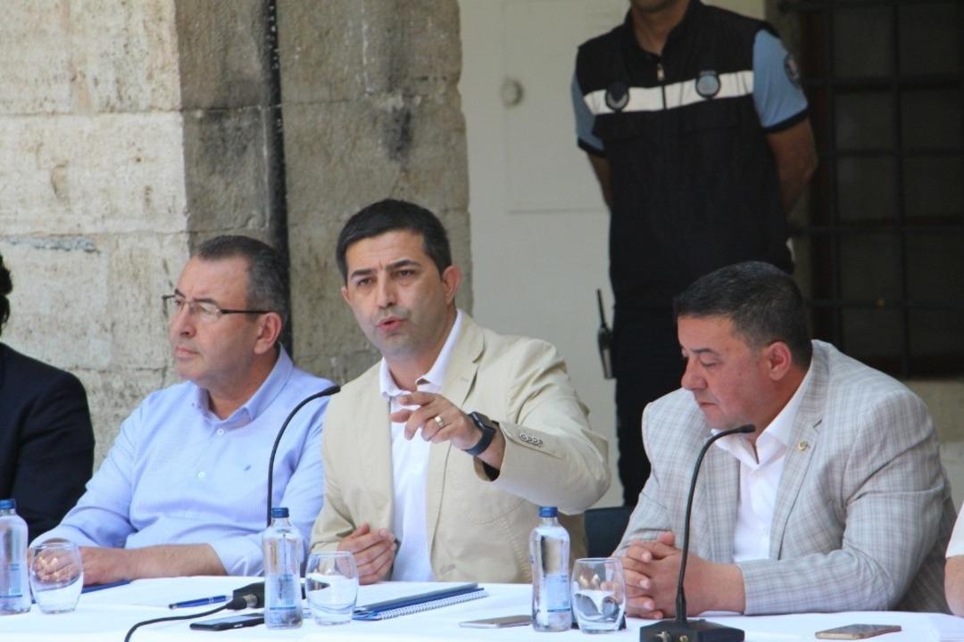 Belediye ve odalar &ccedil;arşı esnafı ile bir araya geldi